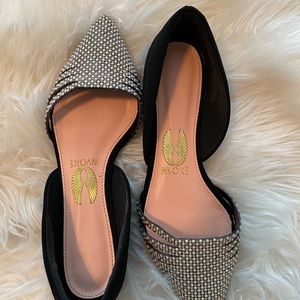 NEW- beautiful very comfortable shoes